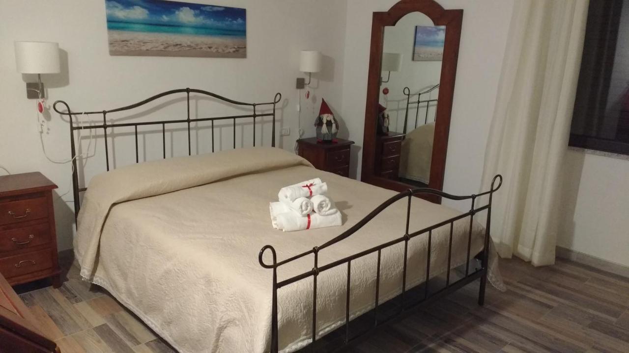 B&B Le Isole Сан-Теодоро Экстерьер фото