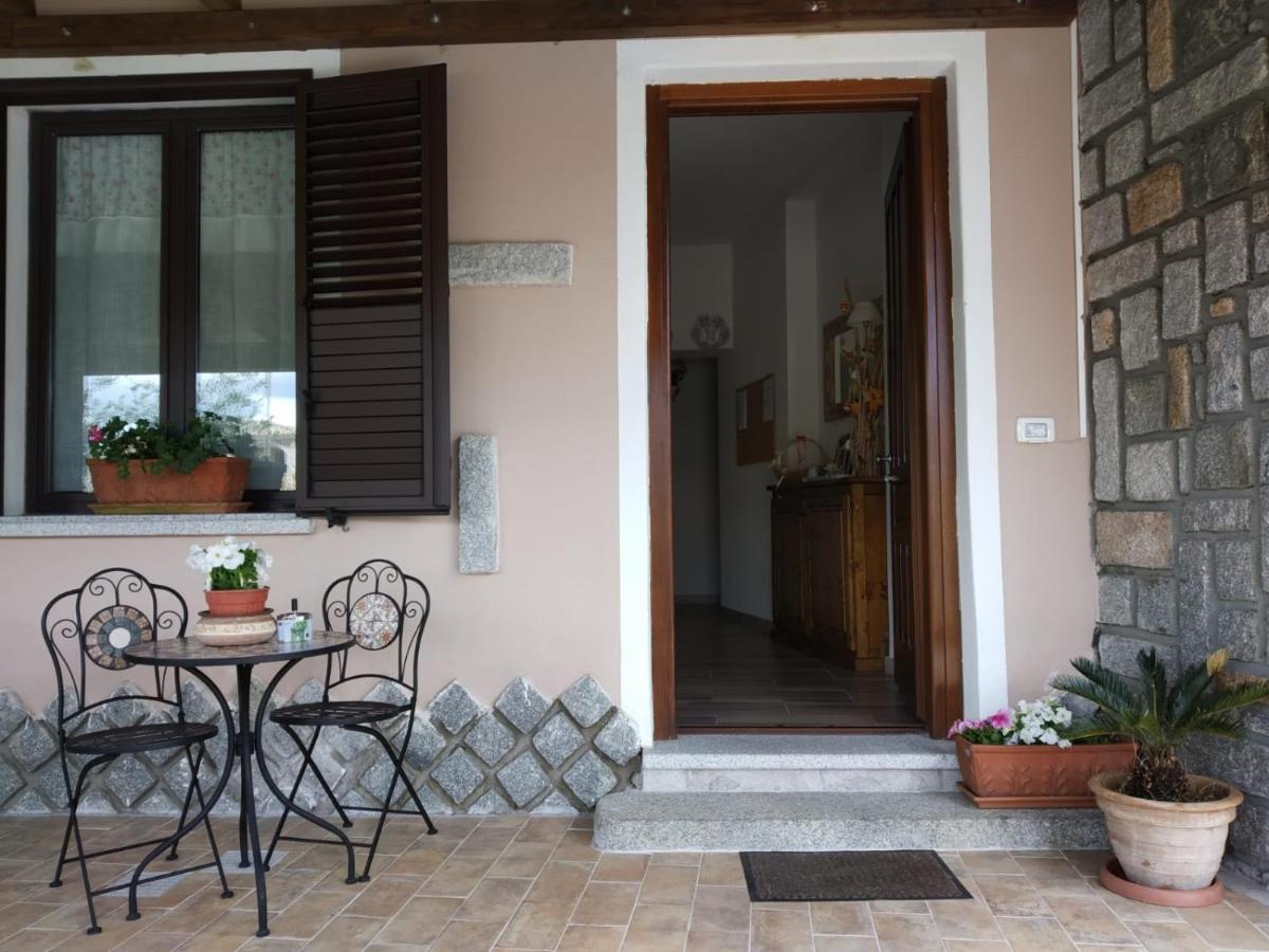 B&B Le Isole Сан-Теодоро Экстерьер фото